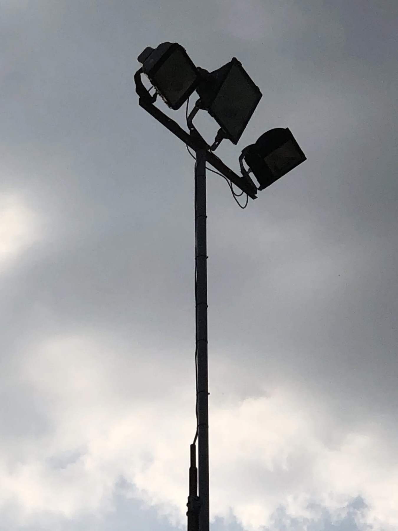 De oude gaslampen werden overal verwijderd.