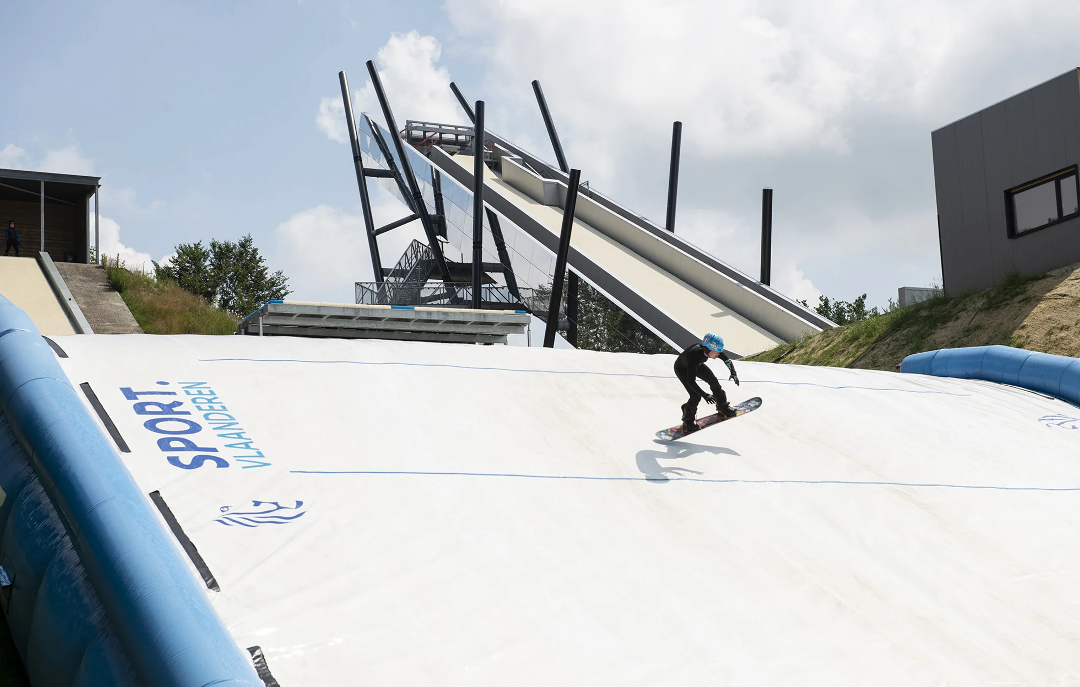 Dry slope en infrastructuur bij Dryslope Genk