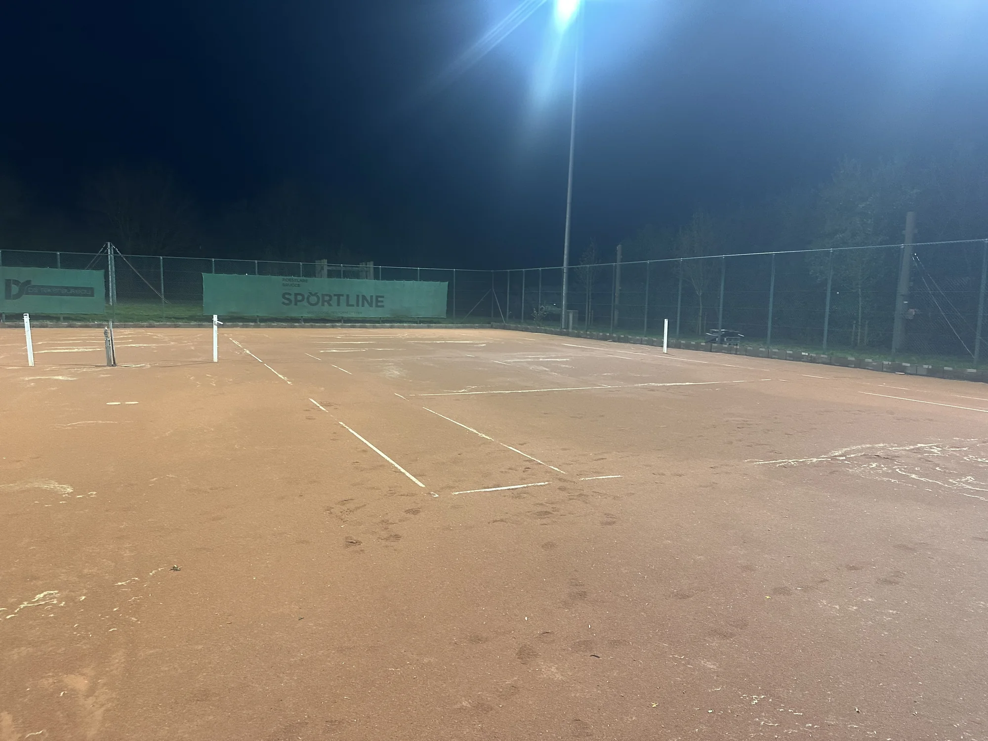Technische oplossing voor de tennisverlichting bij TC Anzegem