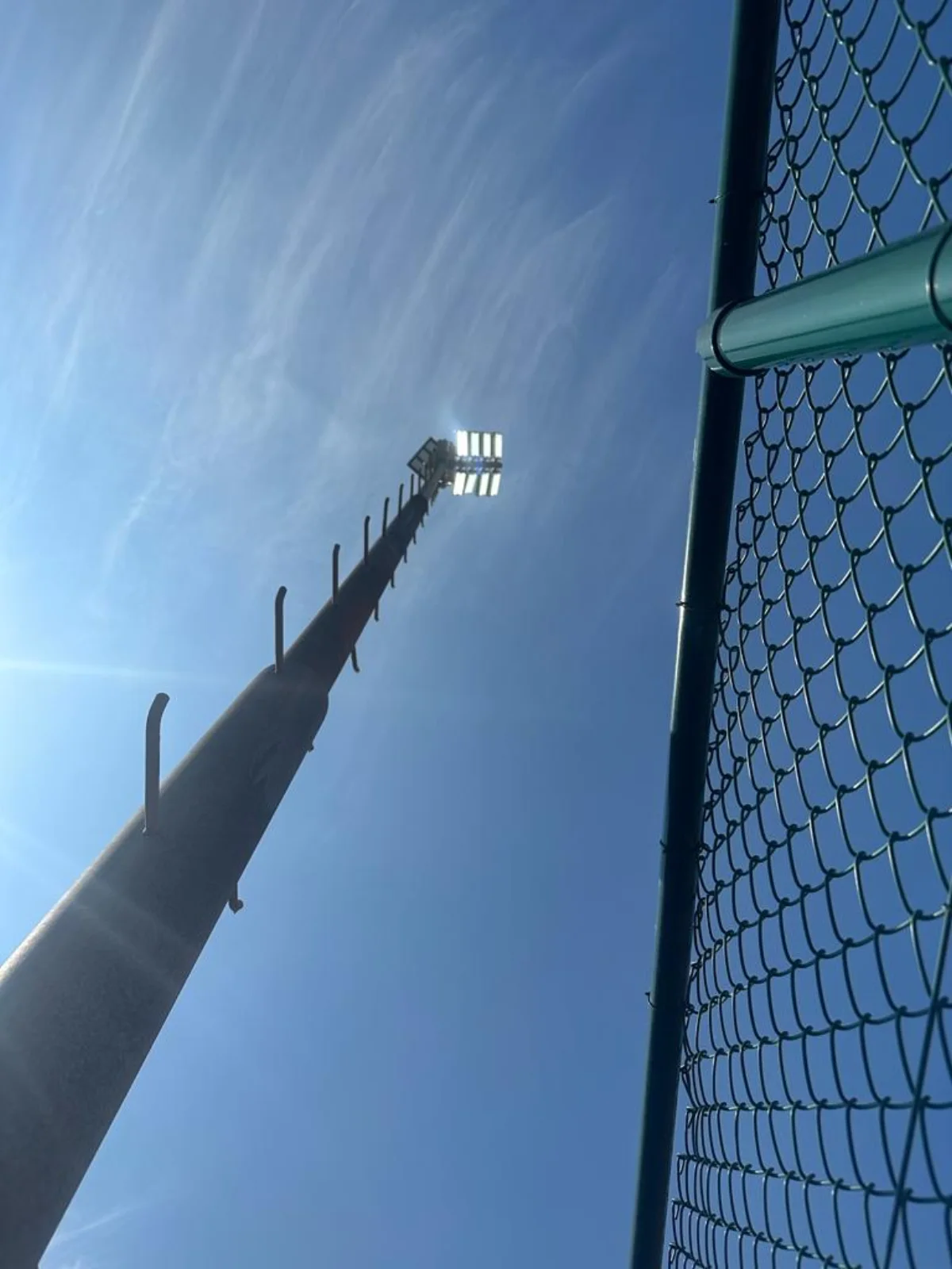 Technische oplossing voor de tennisverlichting bij TC Olen