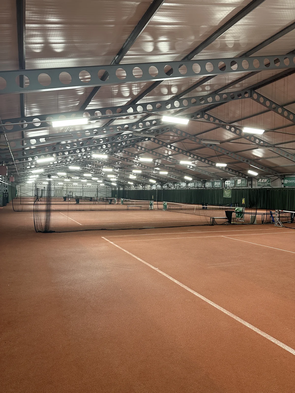 Technische oplossing voor de tennisverlichting bij TP Tessenderlo